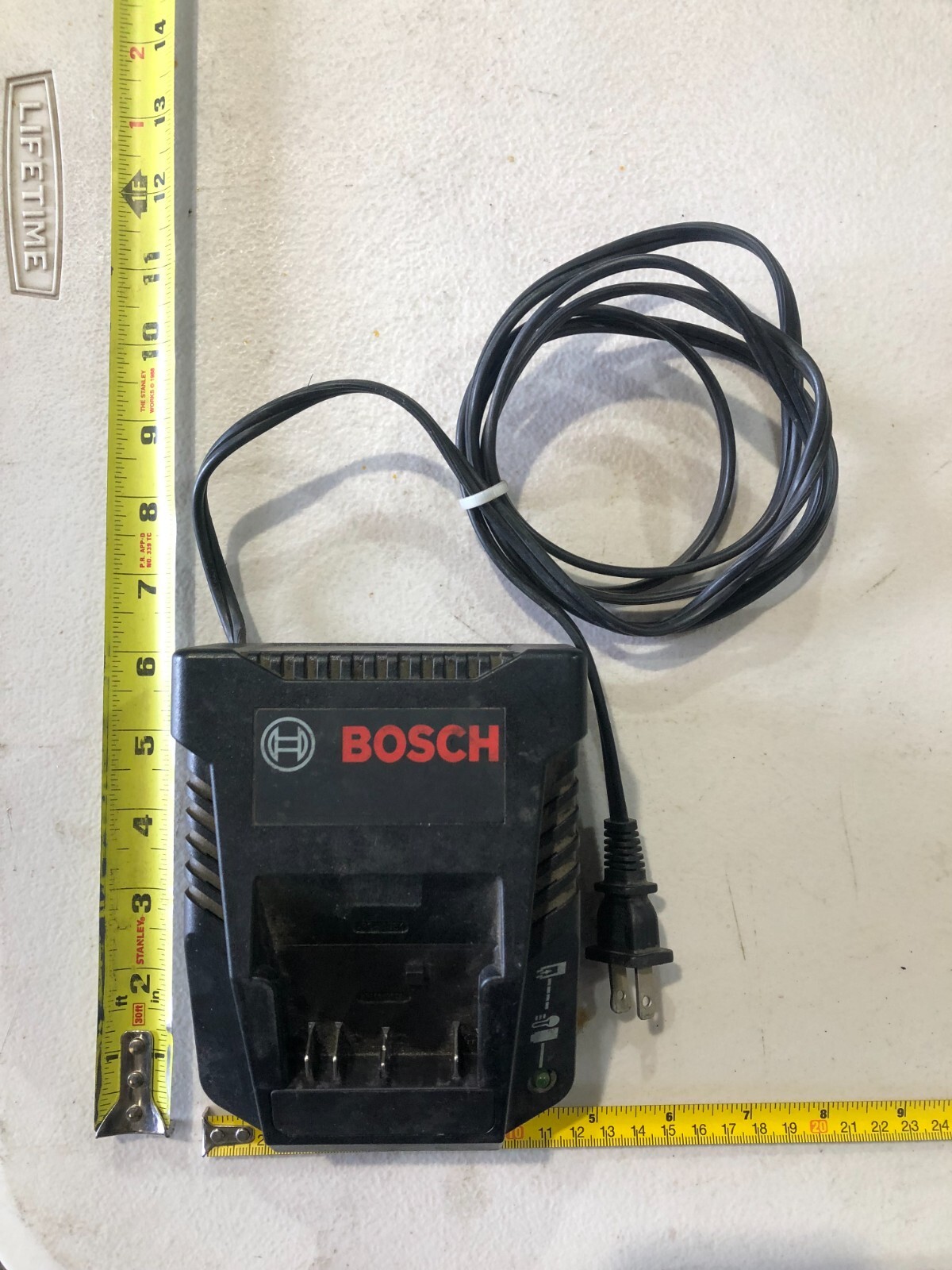 BOSCH BC660 18V BATTERY CHARGER + 18V LITHIUM ION BATTERY *USED* *TESTED*