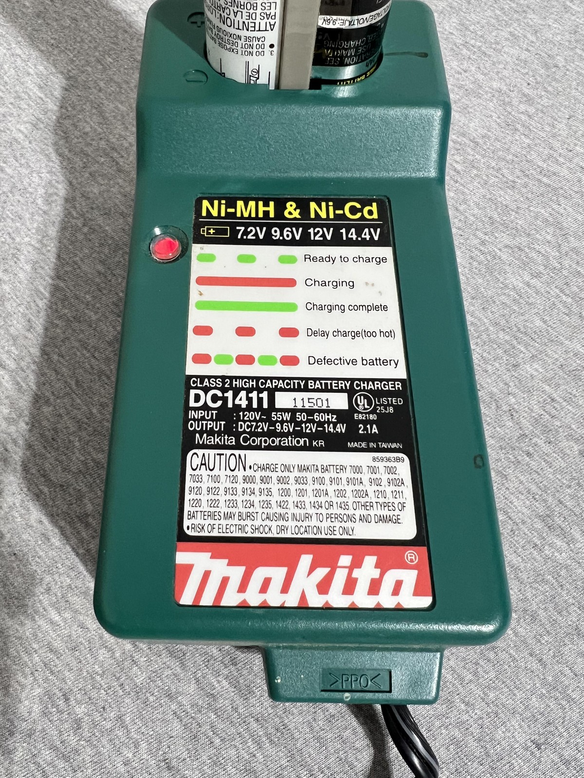 Makita DC1411 Green Ni-MH Ni-Cd Charger 7.2-14.4V W/ 9033 9.6V Stick Battery