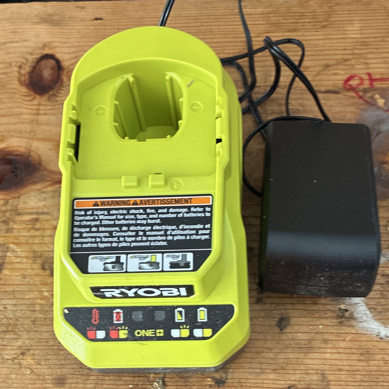 RYOBI ONE+ 18V Lithium Battery Charger PCG002 w/ 18V Battery Green