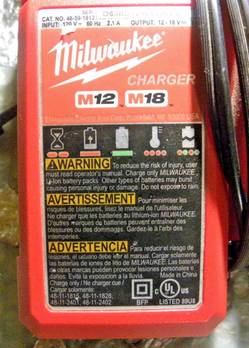 Milwaukee 48-59-1812 M12 and M18 Battery Charger