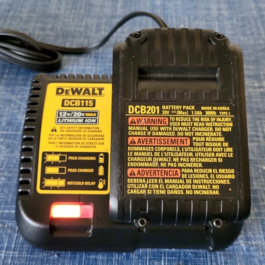 DeWalt • DCB115 • 12V & 20V Max • Li-Ion Battery Charger • Barely Used/Exc Cond!