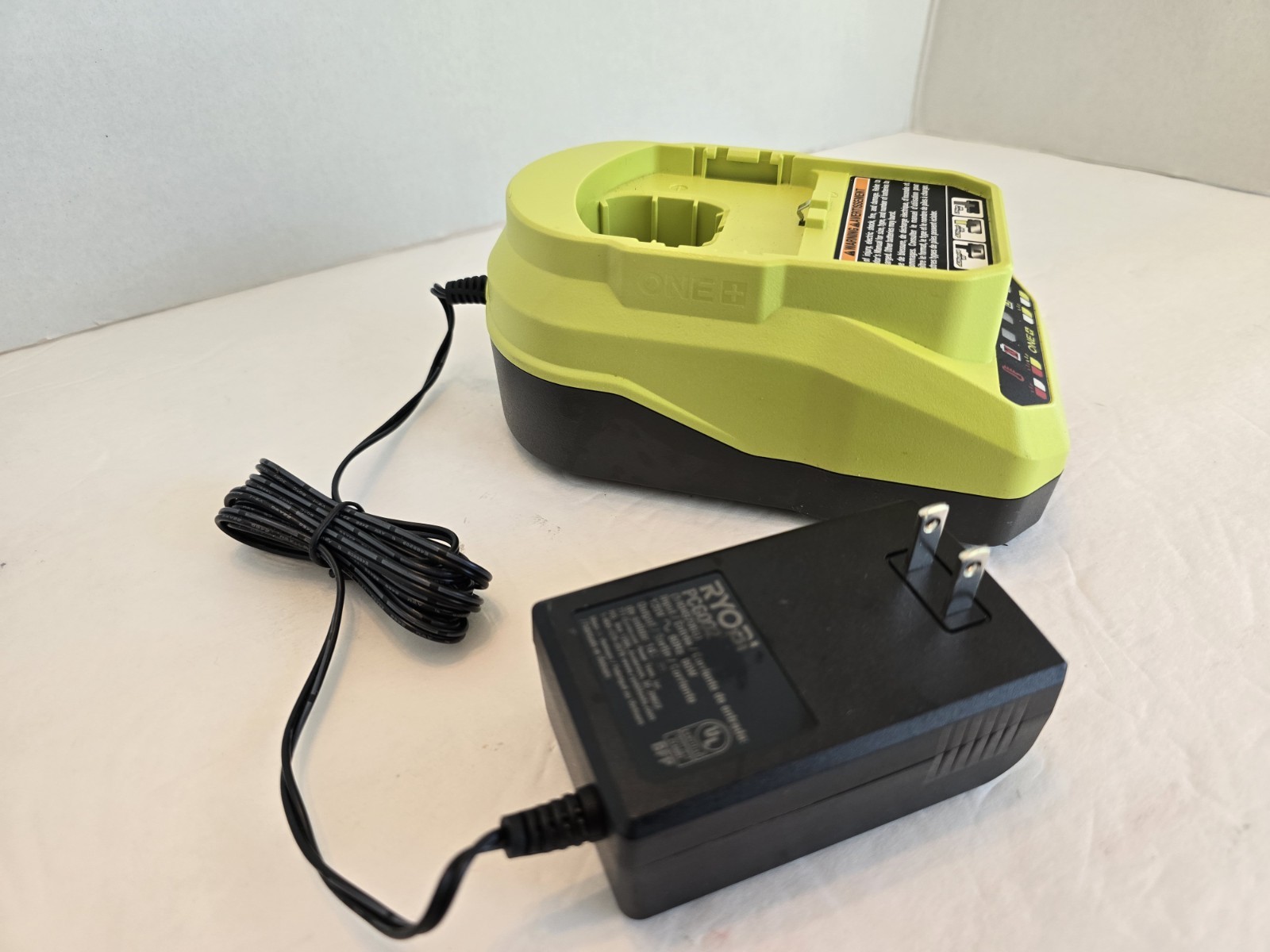 Roybi 18V One Plus Battery Charger – PCG002