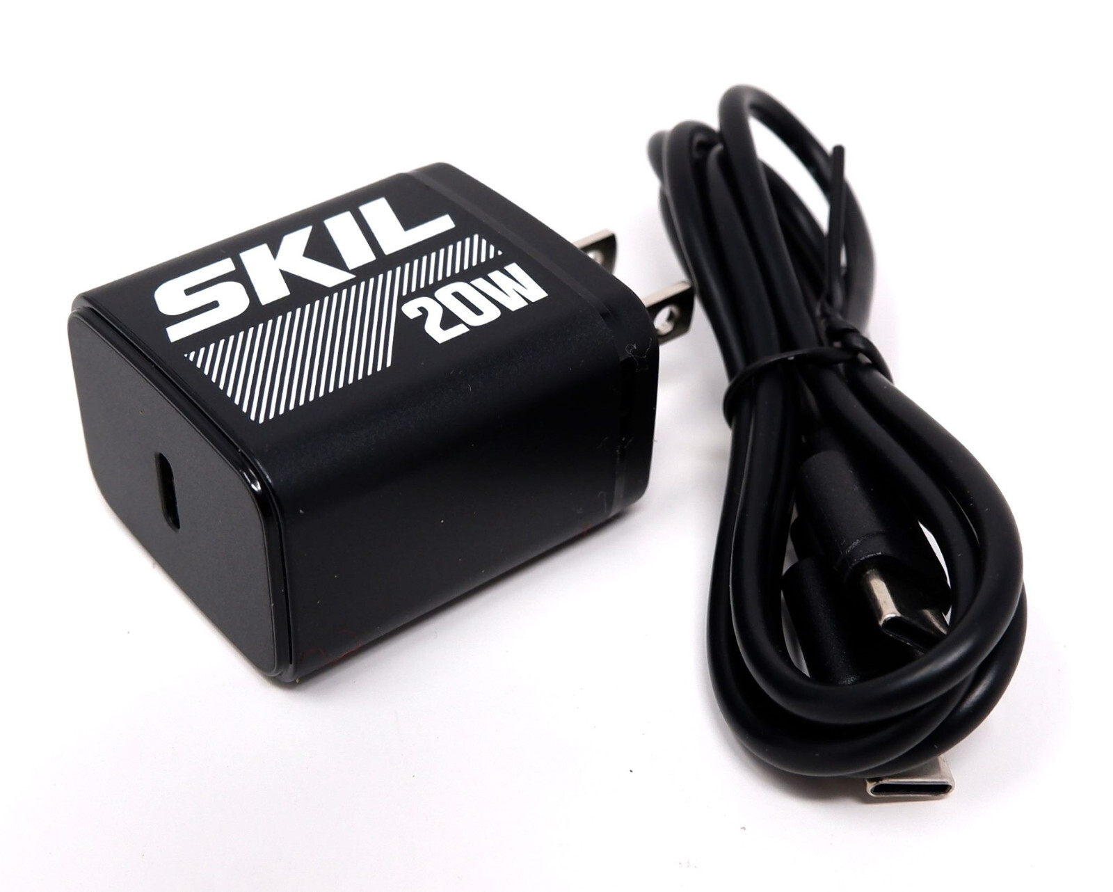 SKIL PWRCORE PD0020B-00 5V/9V/12V 20W USB-C BATTERY CHARGER W/USB-C CABLE – NEW!