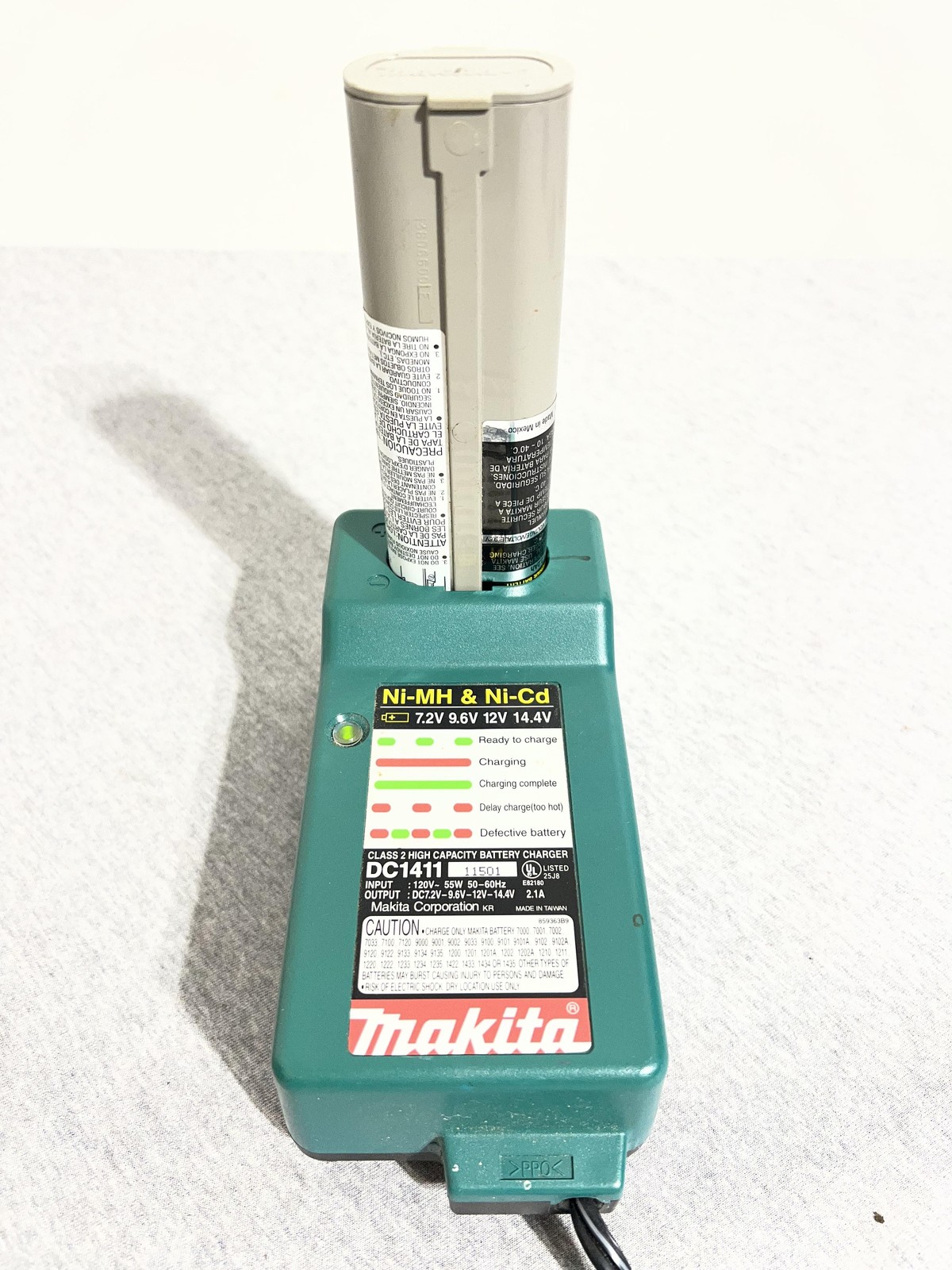 Makita DC1411 Green Ni-MH Ni-Cd Charger 7.2-14.4V W/ 9033 9.6V Stick Battery