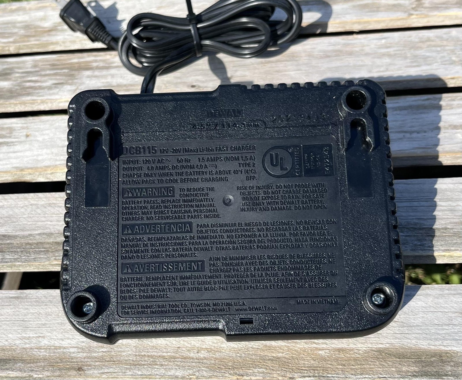 DeWALT DCB115 12V/20V MAX Lithium Ion Battery Fast Charger US Plug Genuine OEM