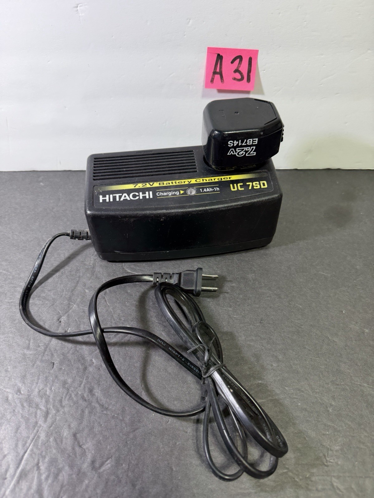 Hitachi 7.2 VOLT Battery Charger UC7SD 1.4Ah 1 hour for Ni-Mh Ni-Cd 110v