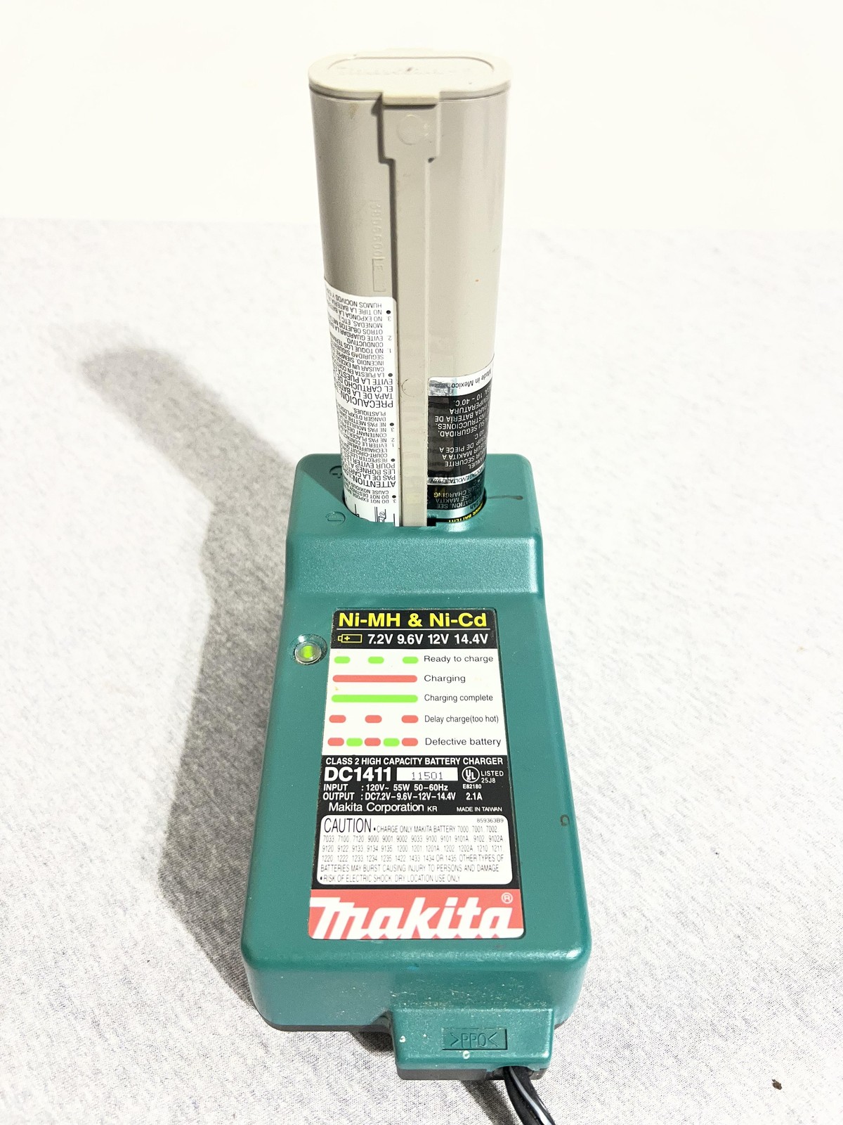 Makita DC1411 Green Ni-MH Ni-Cd Charger 7.2-14.4V W/ 9033 9.6V Stick Battery