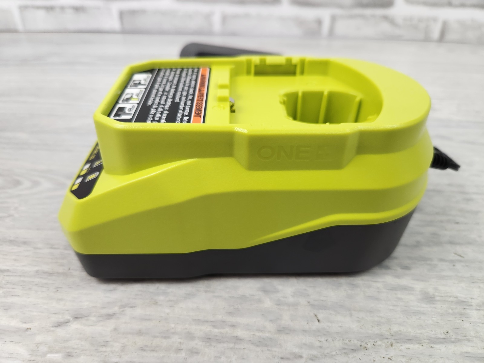 Roybi 18V One Plus Battery Charger – PCG002