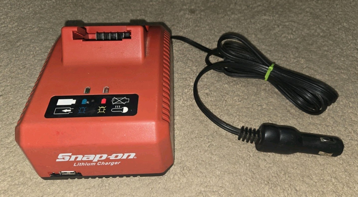 Snap-On Tools 18V / 21.6V / 14.4V Lithium Battery Charger Mobile 12V plug CTC728