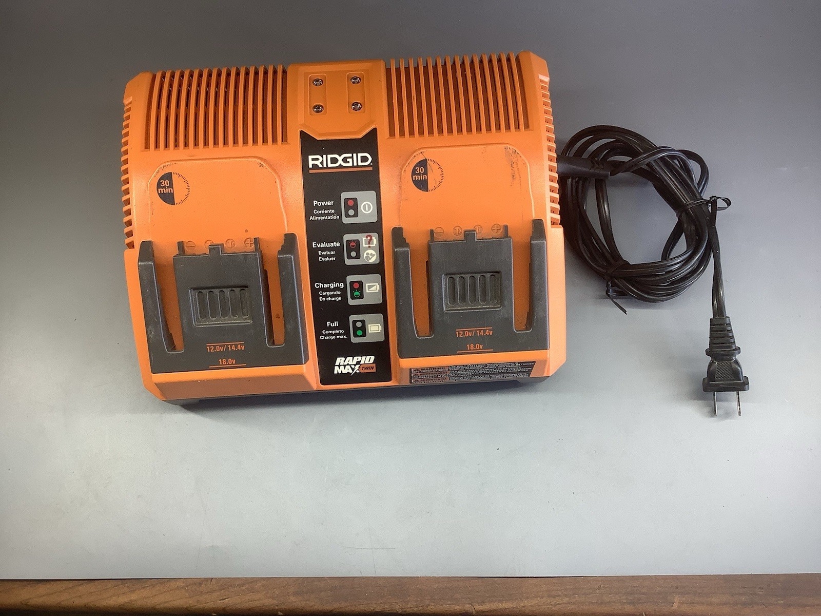 Ridgid Rapid Max Twin Tool Battery Charger 12.0V 14.4V 18.0V | 140276002 Working
