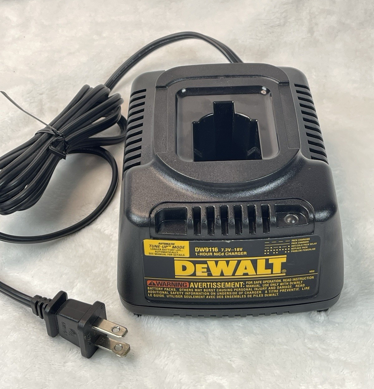 Genuine DeWALT DW9116 7.2V-18V 1 Hour NiCd/NiMH Battery Charger Only