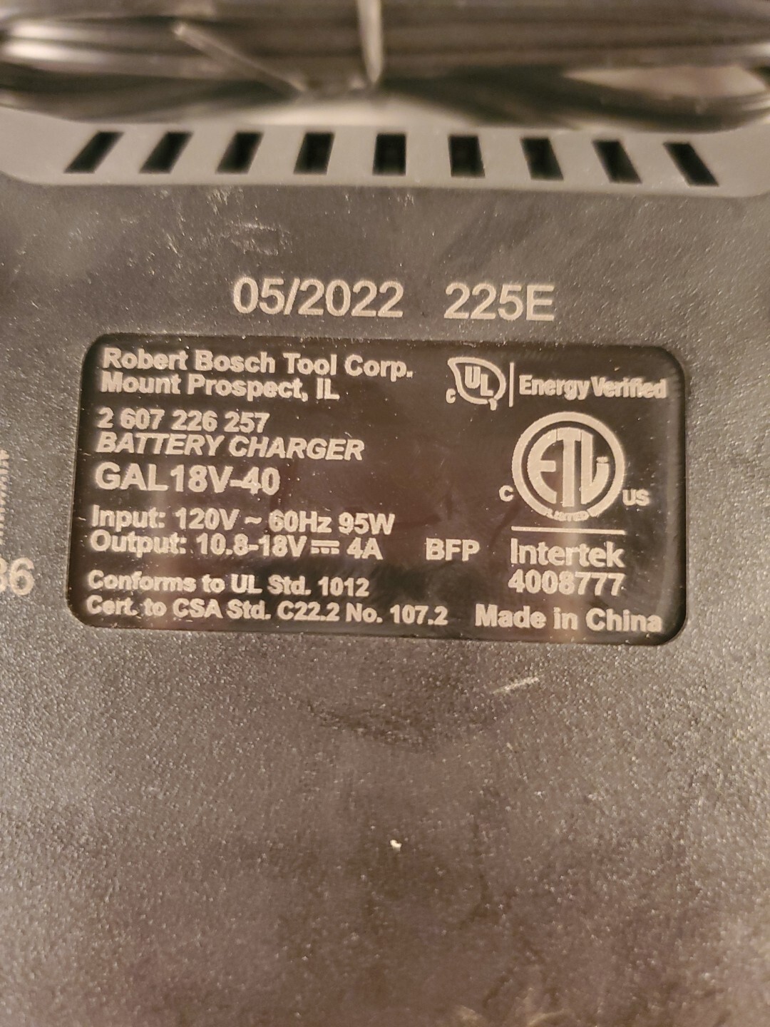 Bosch Professional GAL18V-40 18V Lithium-Ion Fast Battery Charger Pre-owned,