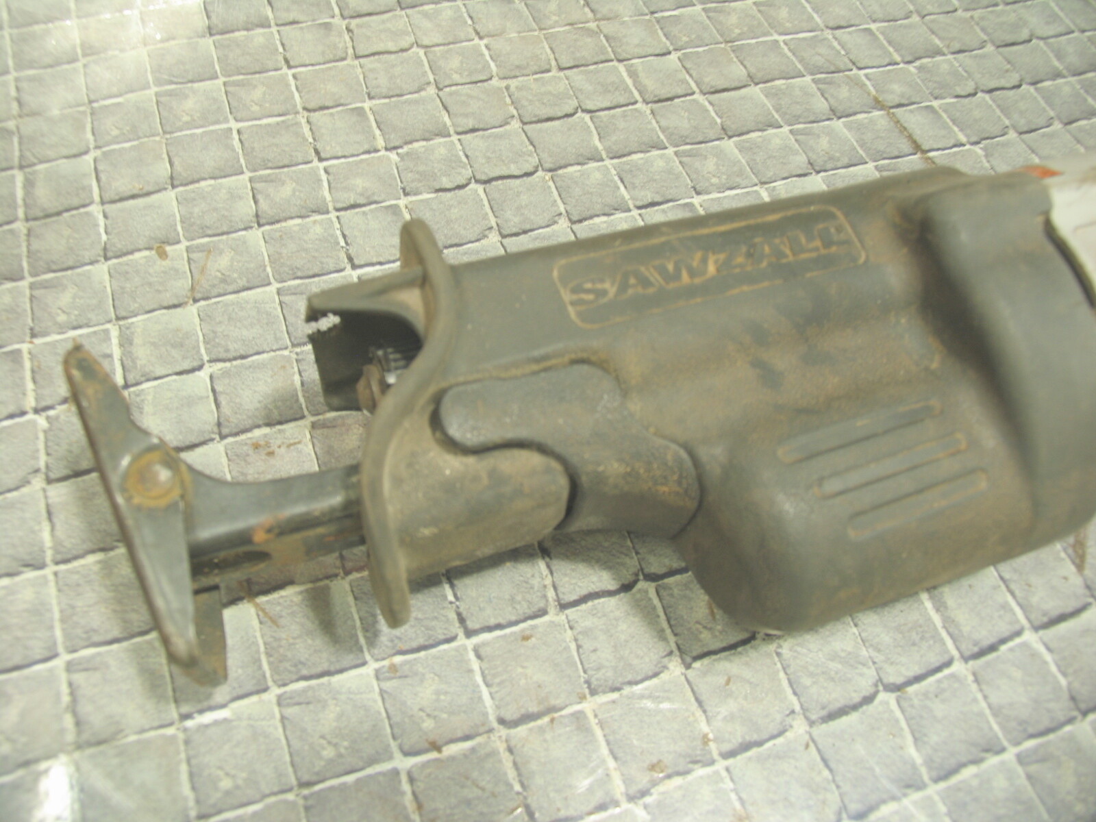 MILWAUKEE 28V SawsAll #0719-20, Case +Charger # 48-59-2819