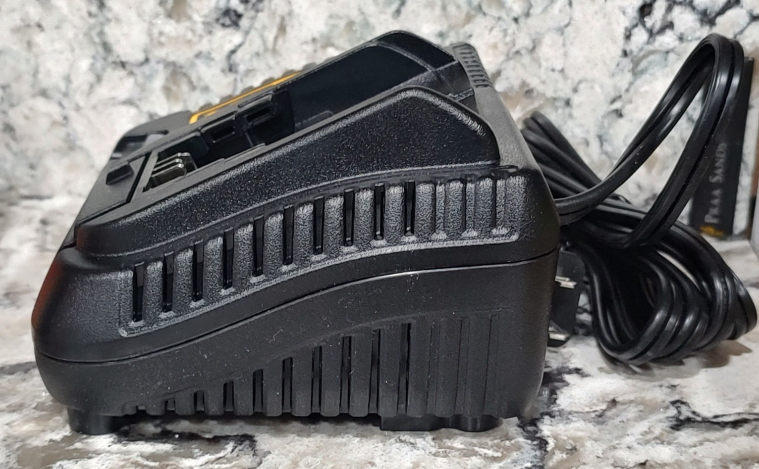 DEWALT DCB115 20V / 12V – ORIGINAL MANUFACTURER LI-ION FAST BATTERY CHARGER