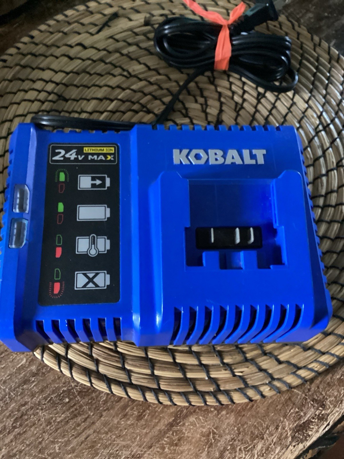 KOBALT 24V Max QUICK BATTERY CHARGER 110 Watt KRC 2490-03 24 Volt