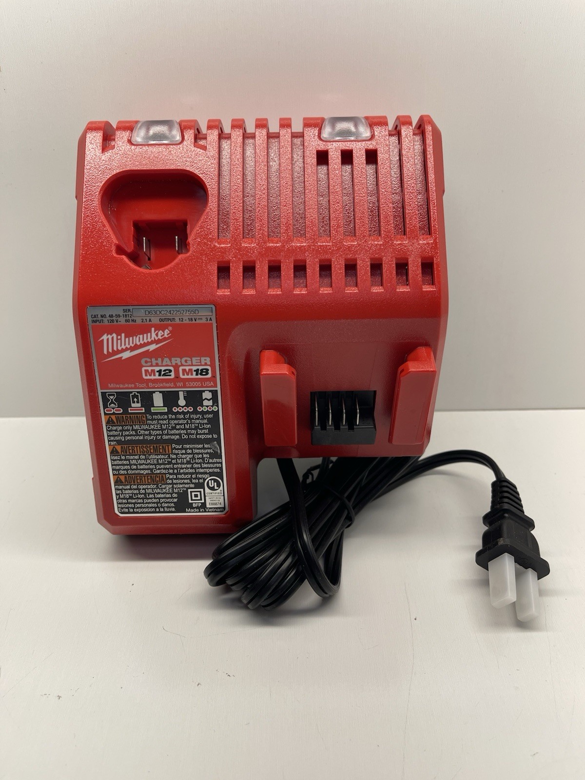 Genuine MILWAUKEE 48-59-1812 18V M12 / M18 LITHIUM ION CHARGER