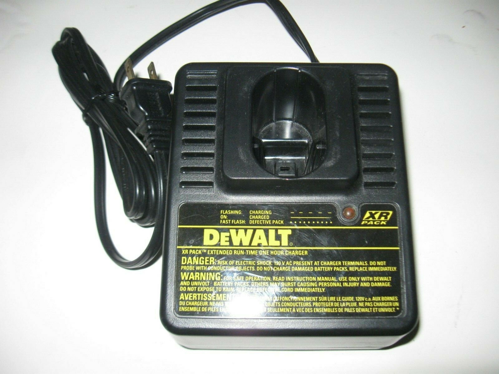 DeWalt Battery Charger DW9106 NiCad XR Pack 1 Hour Extended Run Time 7.2V-14.4V