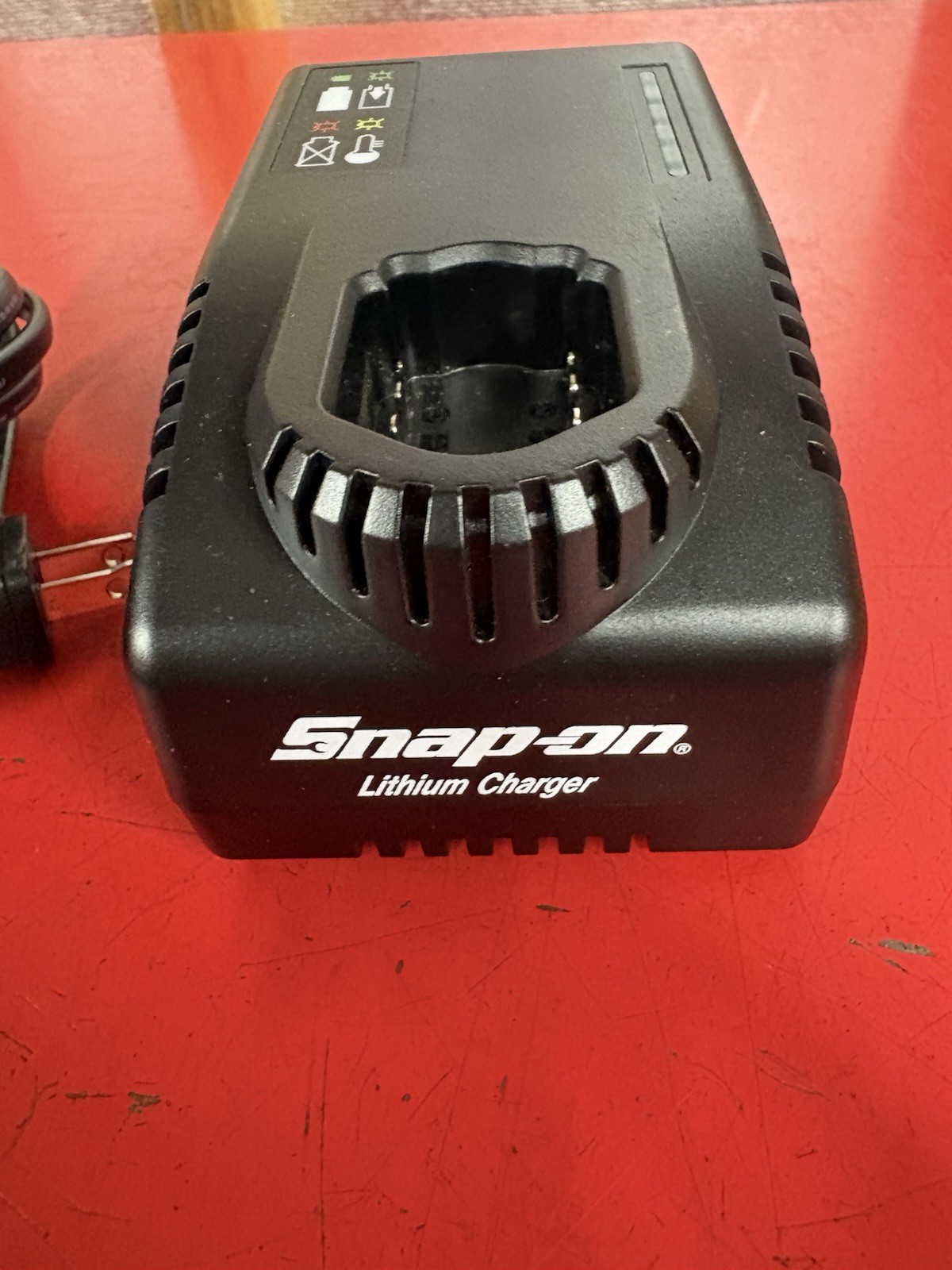 New Snap-on CTC772A 14.4V Lithium Battery Charger – Black