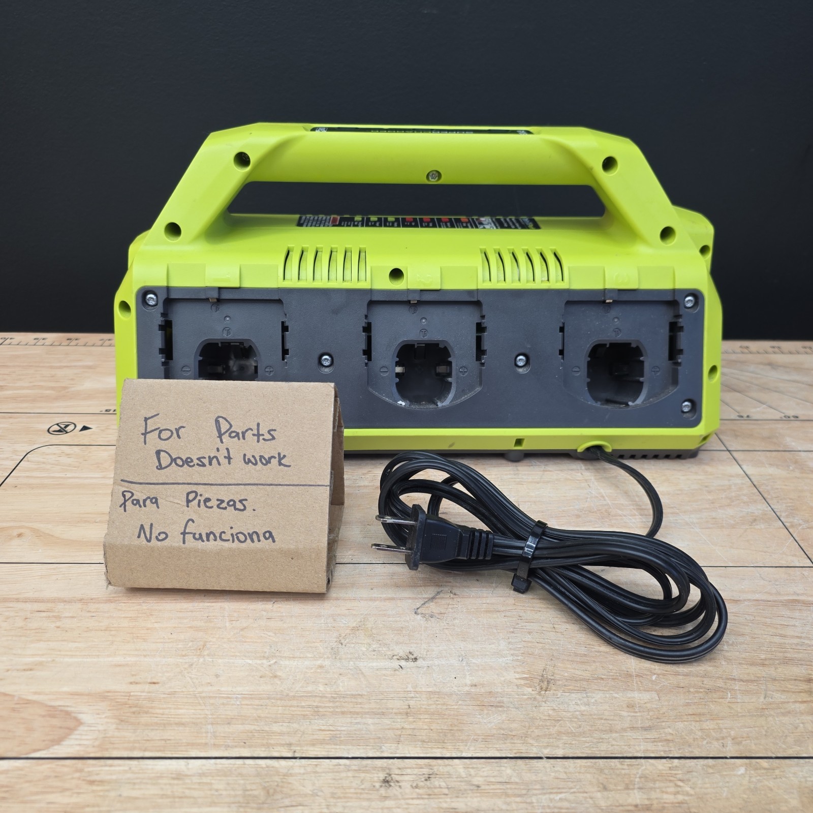 FOR PARTS OR REPAIR Ryobi ONE+ 18V 6-Port Super Charger P135