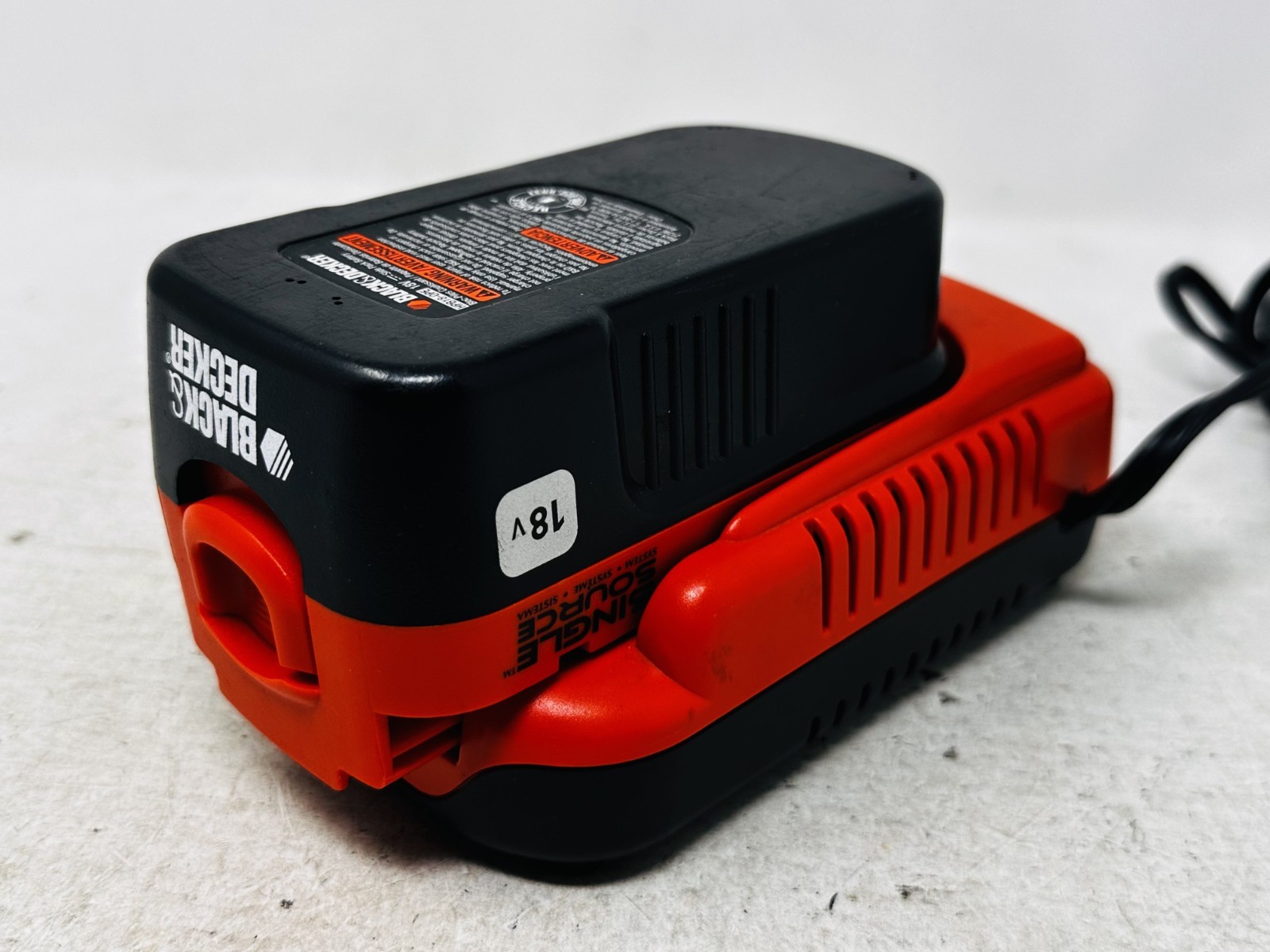 Genuine Black & Decker BDFC240 Rapid Charger w/ 18V Battery