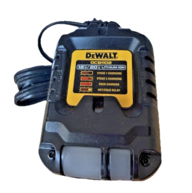 DEWALT DCB1102 12V/20V MAX FLEXVOLT 12Amp Battery Charger OPEN BOX