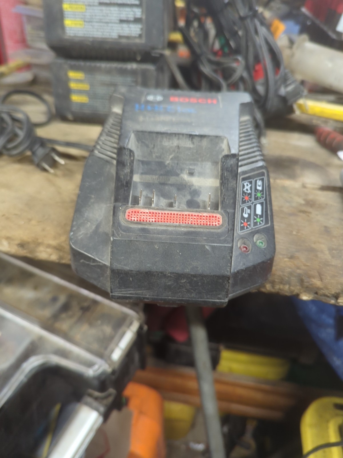 BOSCH BC630 14.4 Volt to 18 Volt Lithium Battery Charger BC 630