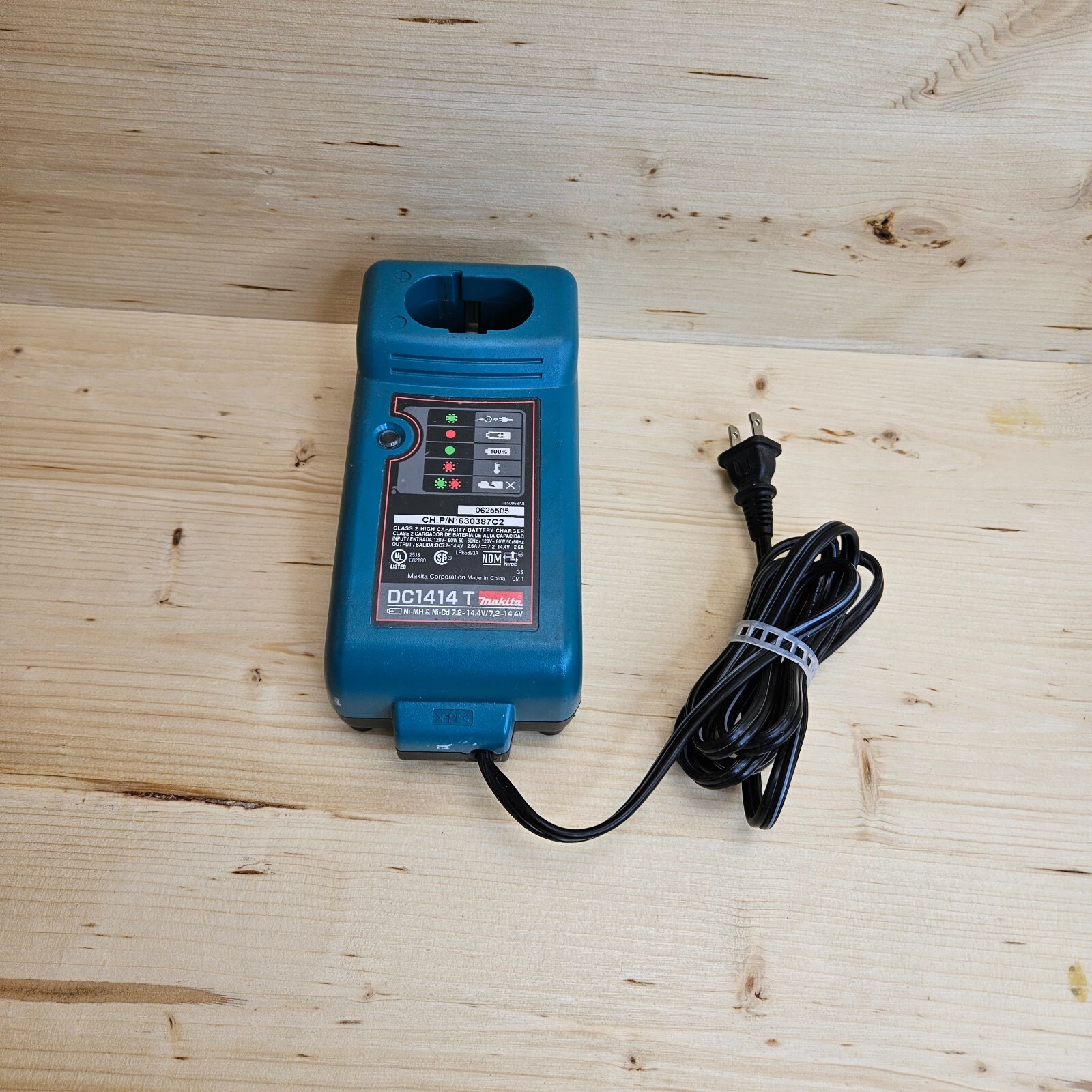 MAKITA 7.2-14.4 VOLT NiCd & Ni-MH BATTERY CHARGER DC1414T