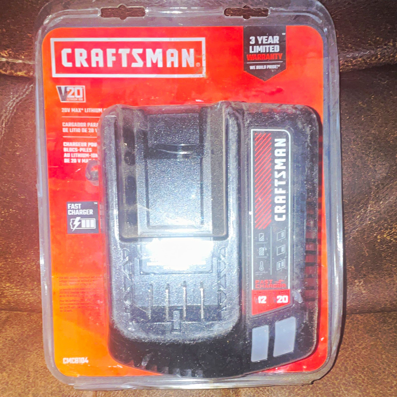 CRAFTSMAN V20 20V MAX Lithium-Ion Fast Charger, 1-Bay CMCB104