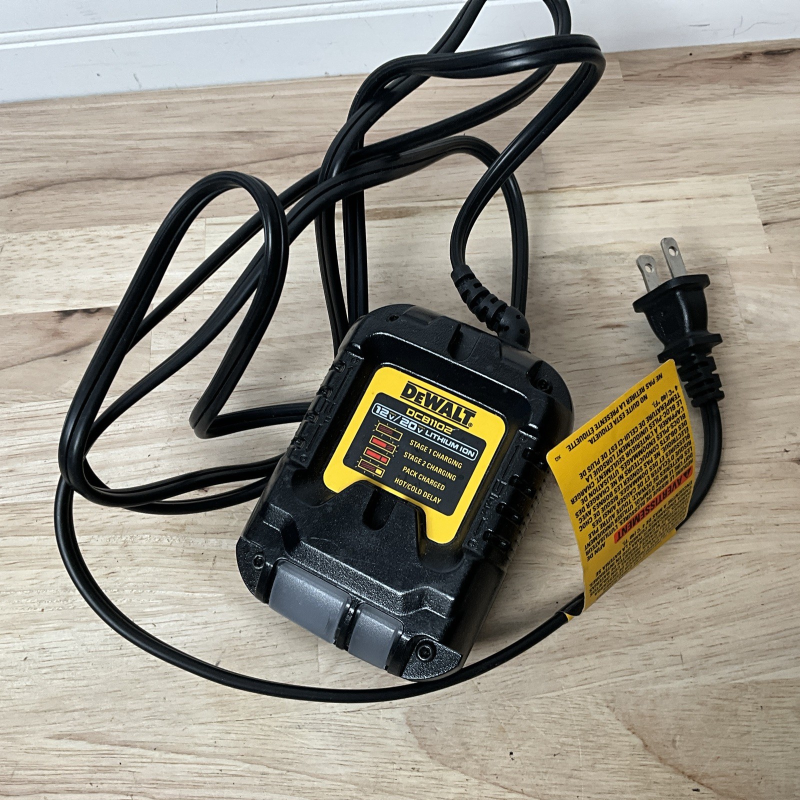 DEWALT DCB1102 12V/20V MAX FLEXVOLT 12Amp Battery Charger