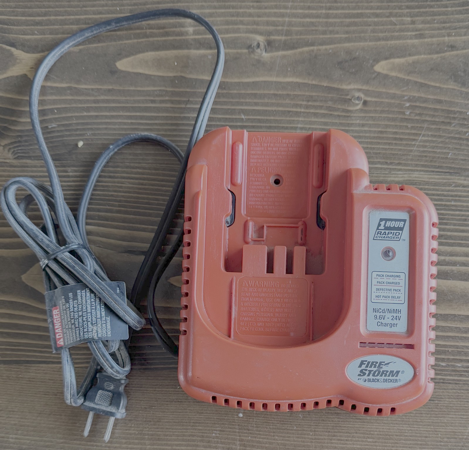 Black & Decker Fire Storm BDFC240 type 1 9.6V-24V Ni-CD/Ni-MH Rapid Charger
