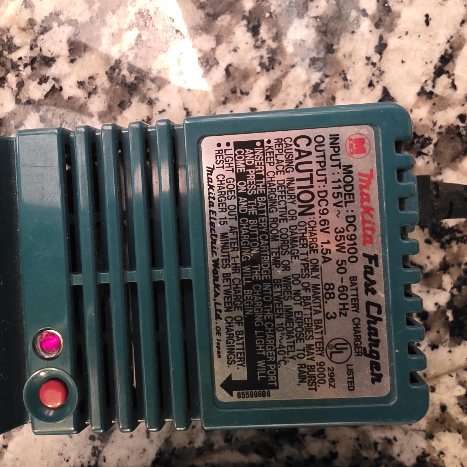 Lot Of 5 – Makita 9.6v Chargers. Untested DC1411 DC7010 DC9100 DC9700A