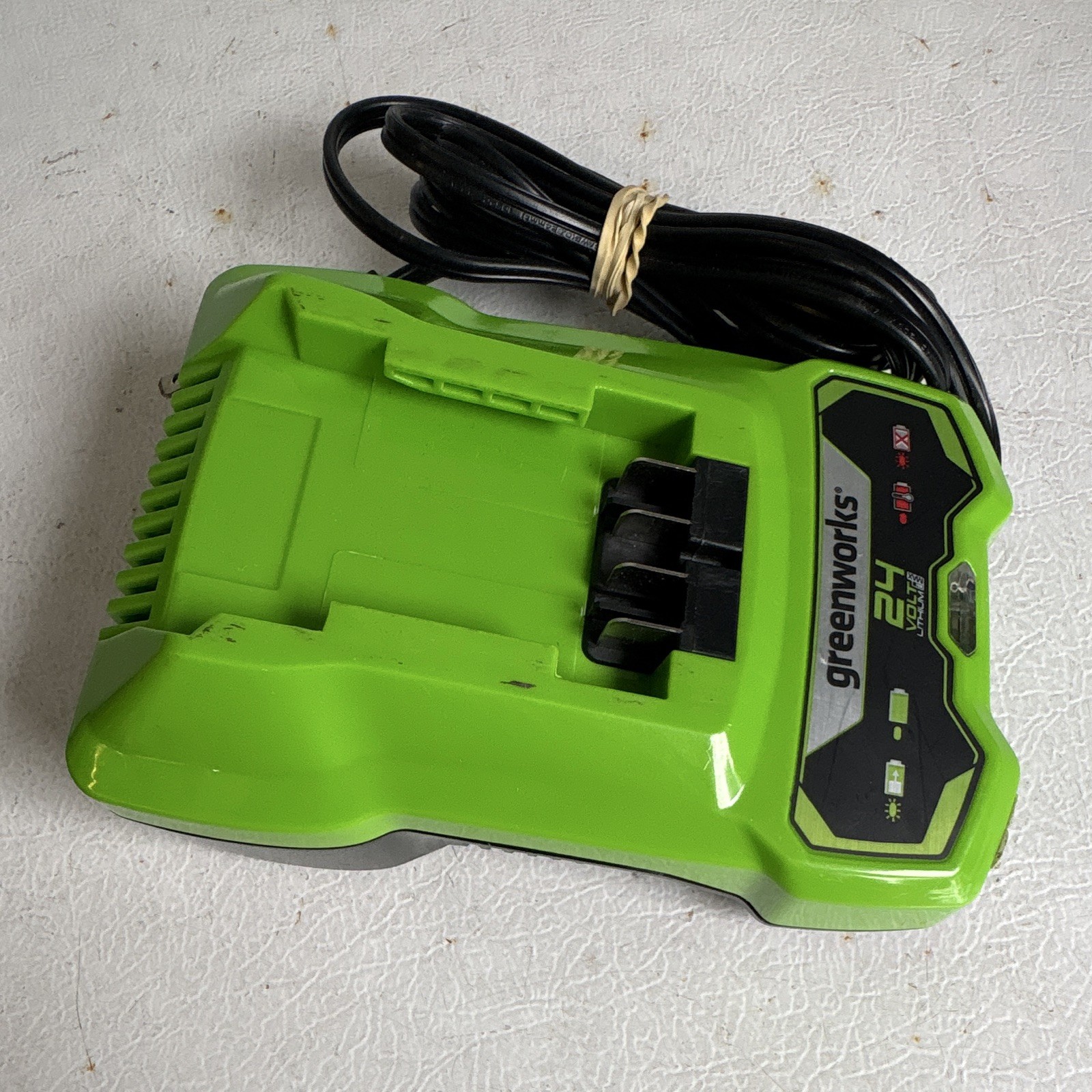 Greenworks 24V Lithium Battery Charger, Model/MPN 2933102, Green, 1-Battery
