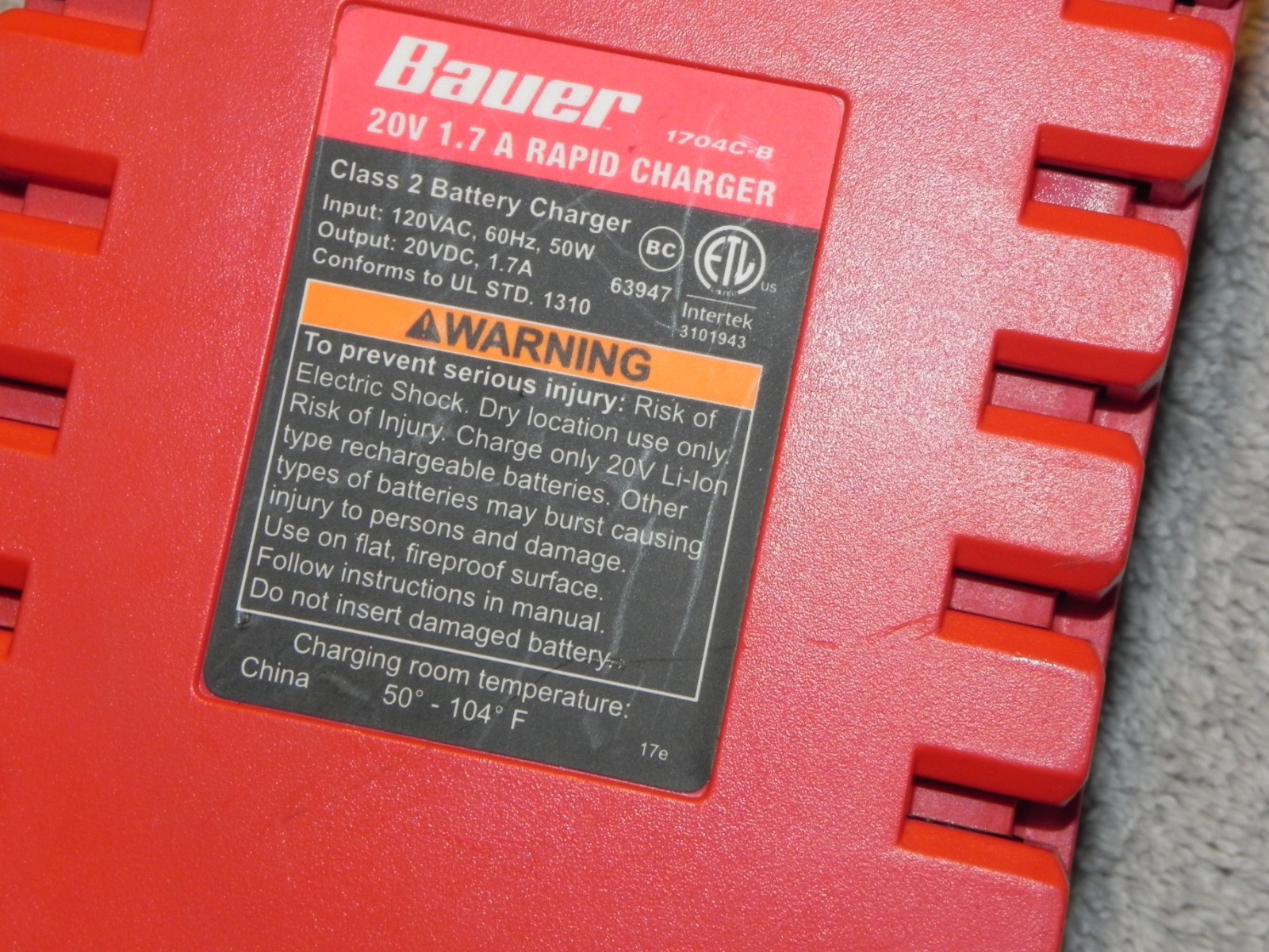BAUER (1704C-B) 20V 1.7A RAPID BATTERY CHARGER