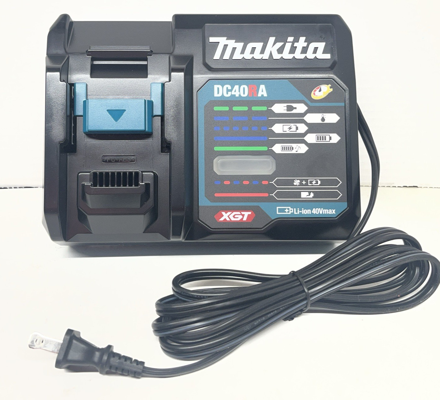 Makita DC40RA 40V Max XGT Rapid Optimum Charger – Black/Blue