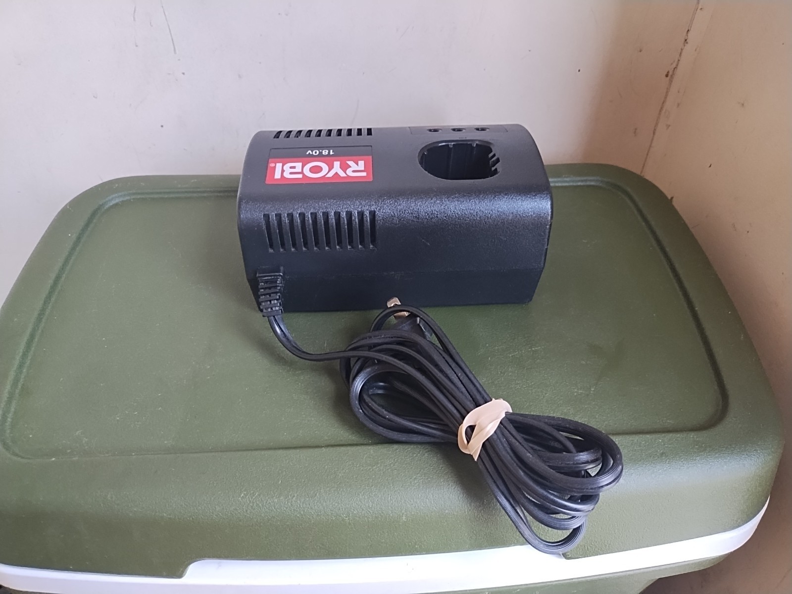 Ryobi p110 140237023 18-Volt Class 2 Single Port Battery Charger OEM Tested Good