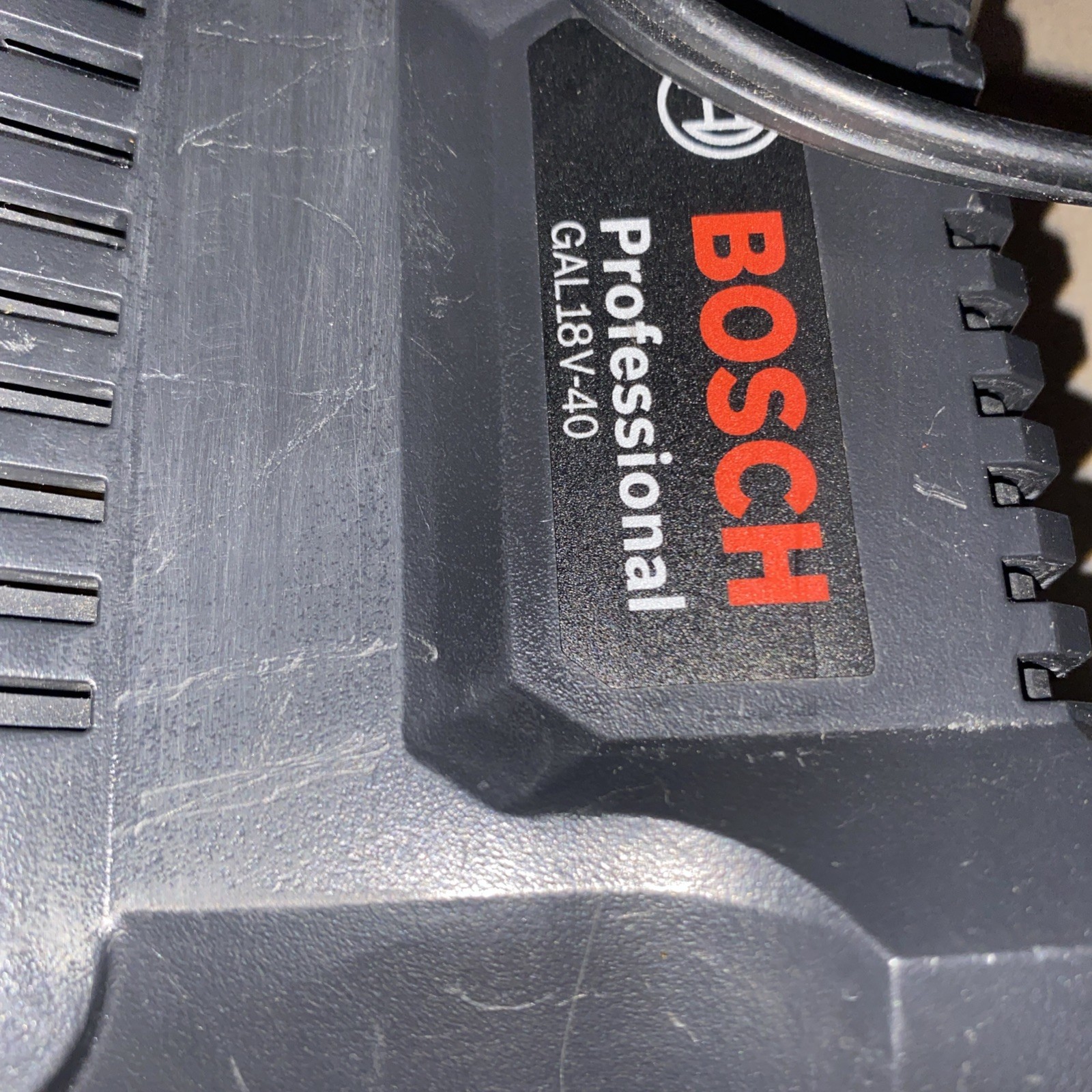 Used BOSCH Professional GAL18V-40 18V () Lithium-Ion Fast Battery Charger
