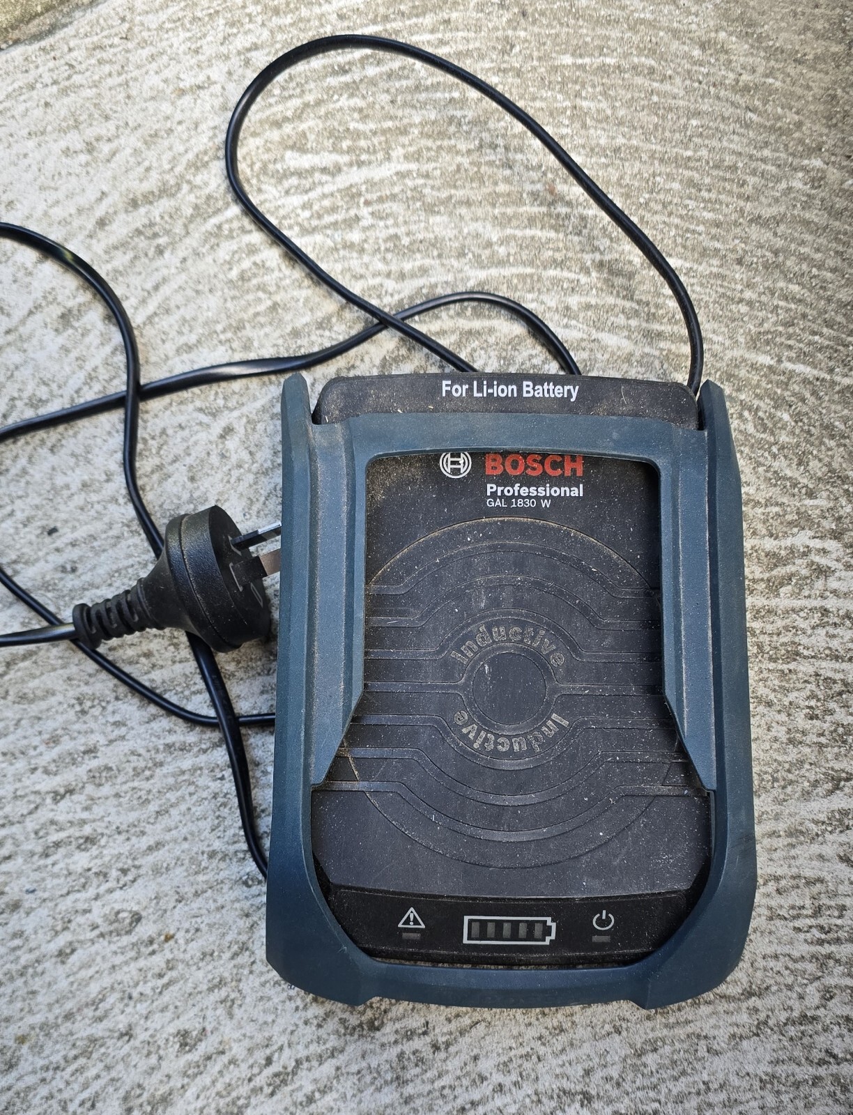 Bosch Professional GAL 1830 W wireless charger