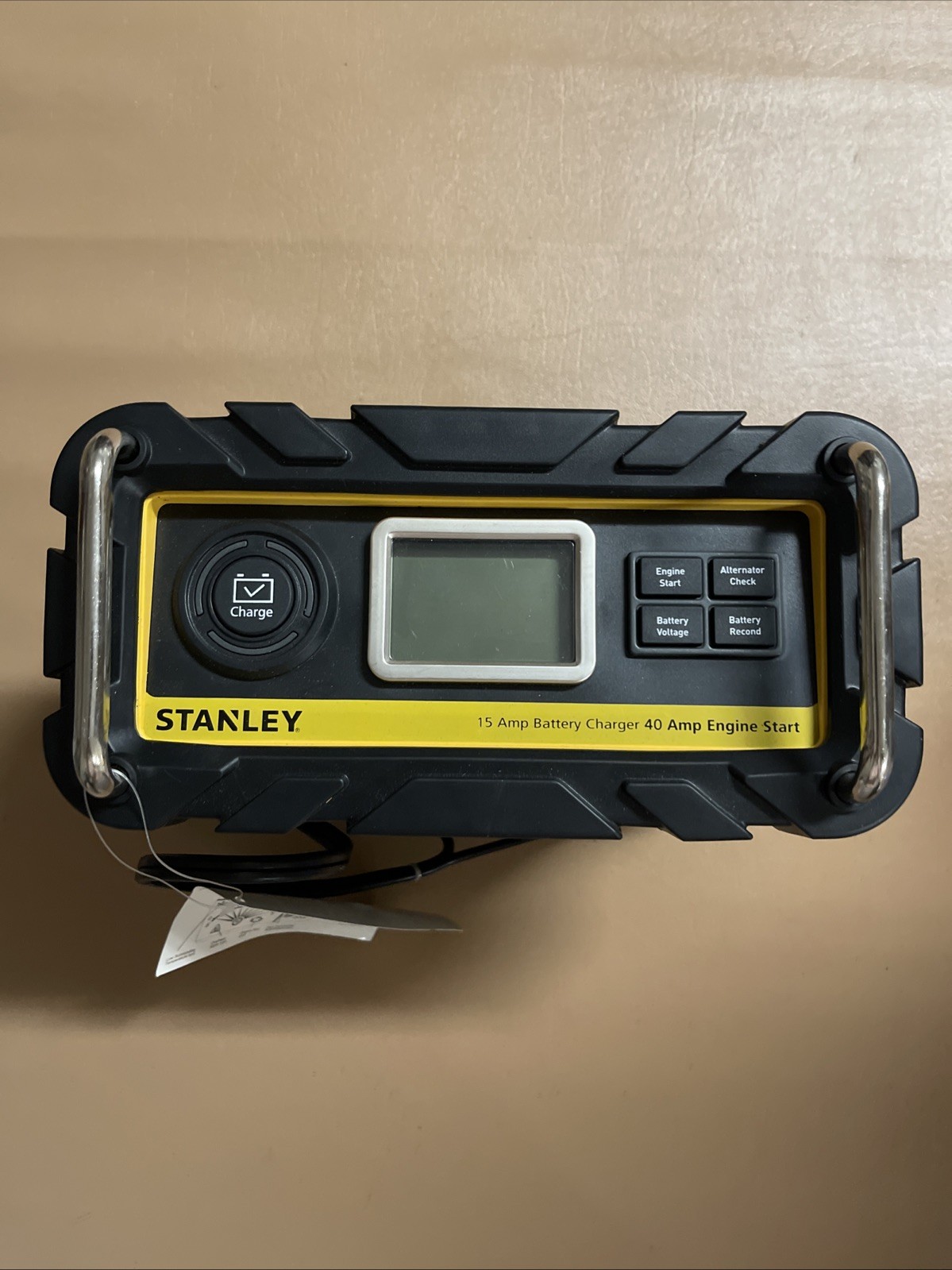 STANLEY Fully Automatic 15 Amp Battery Charger 40 Amp Engine Start