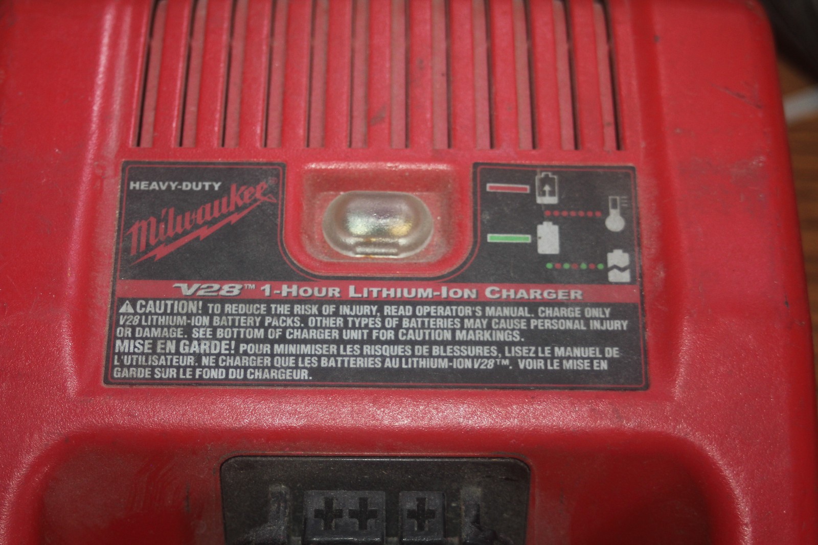 Milwaukee Li-Ion Charger 48-59-2801