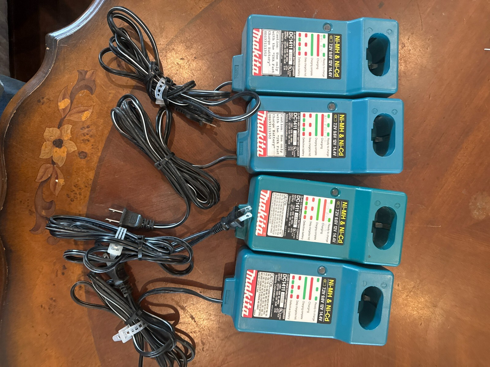Makita DC1411 7.2V 9.6V 12V 14.4V Ni-MH & NI-Cd Battery Charger