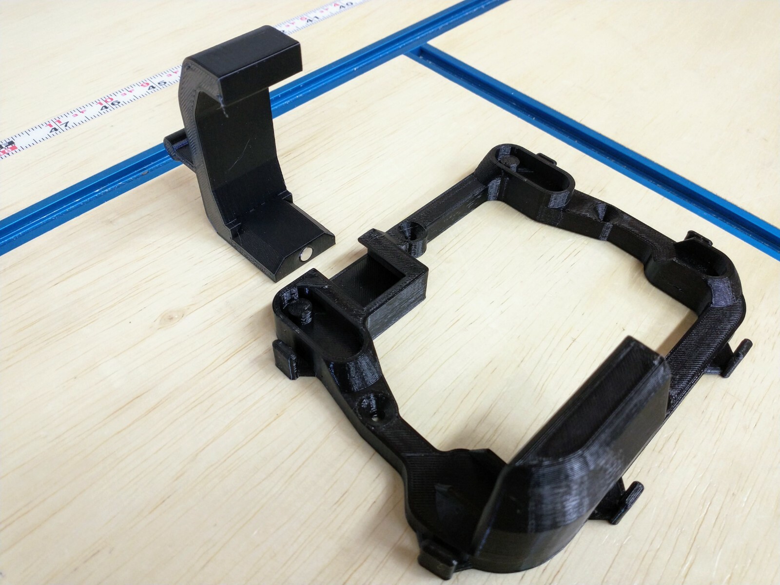 Wall Mount For DeWalt DCB115 Charger With Optional 20v Max Battery Mounts