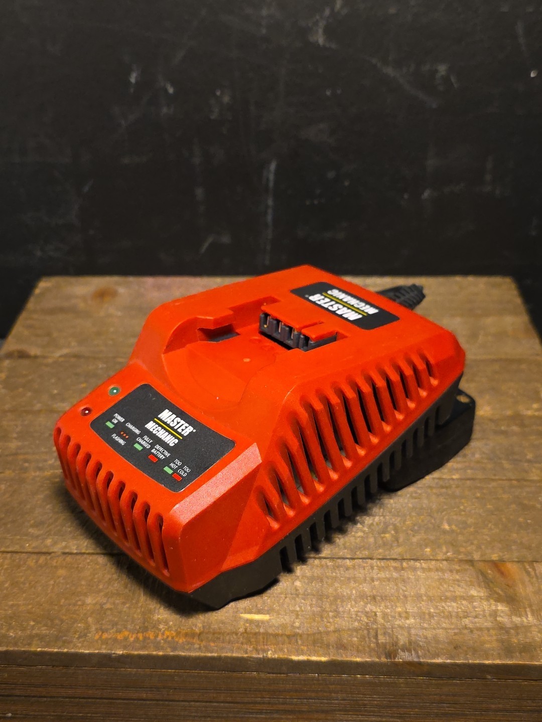 Master Mechanic 18v 2.2 Amp Smart Class 2 Battery Charger Model 148197