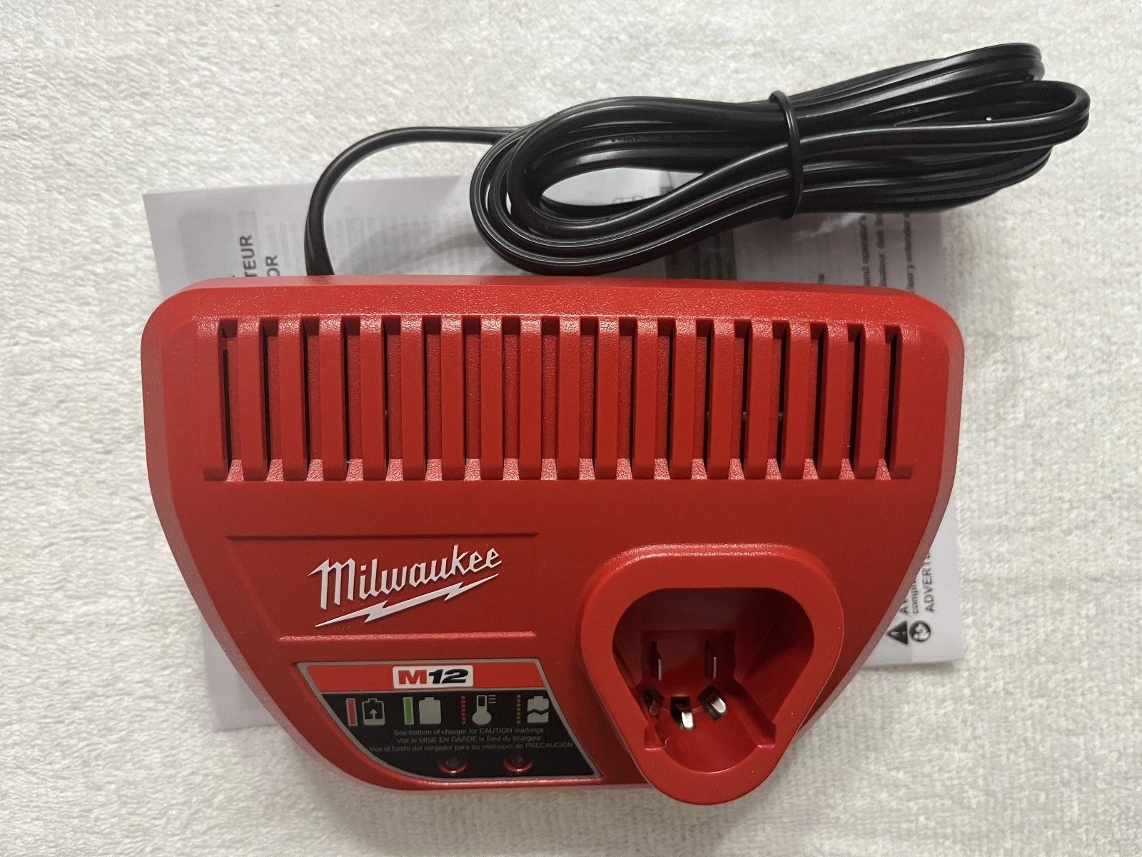 New Milwaukee M12 Battery Charger Genuine 48-59-2401 Lithium-Ion 12 Volt 12V