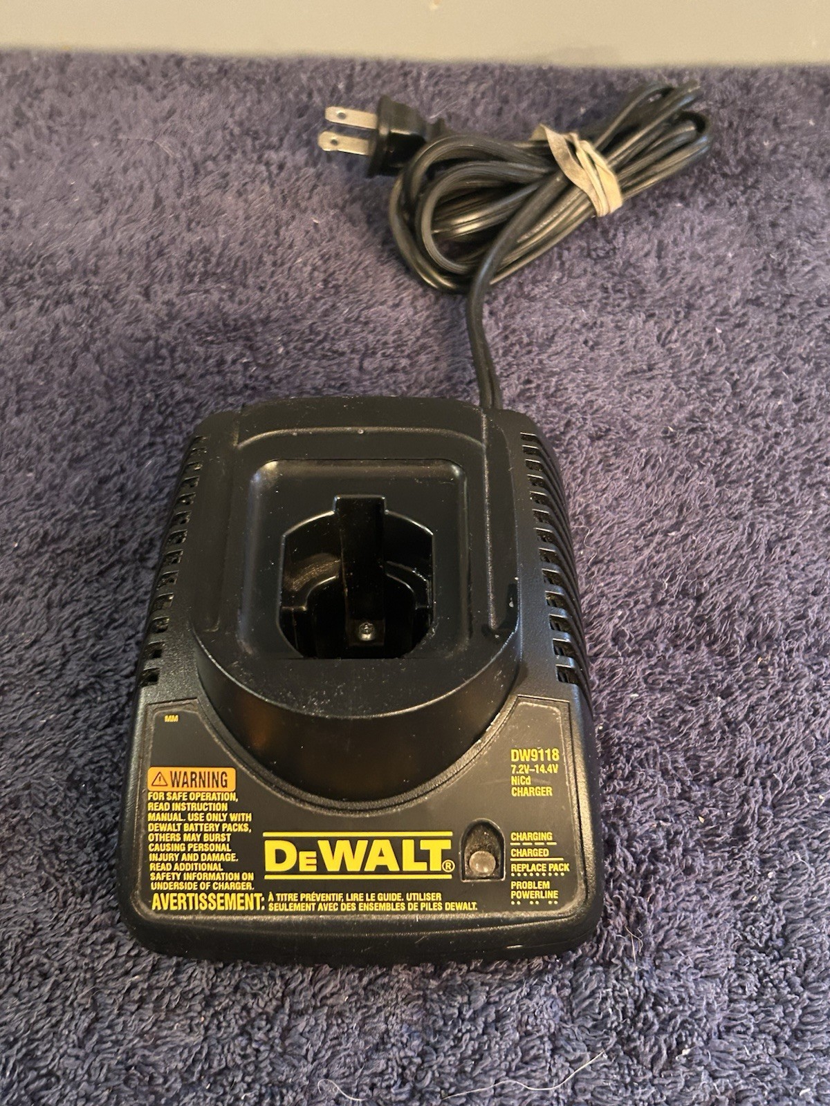Dewalt DW9118 7.2V-14.4V Nicd Battery Charger OEM Genuine Black Tested Works