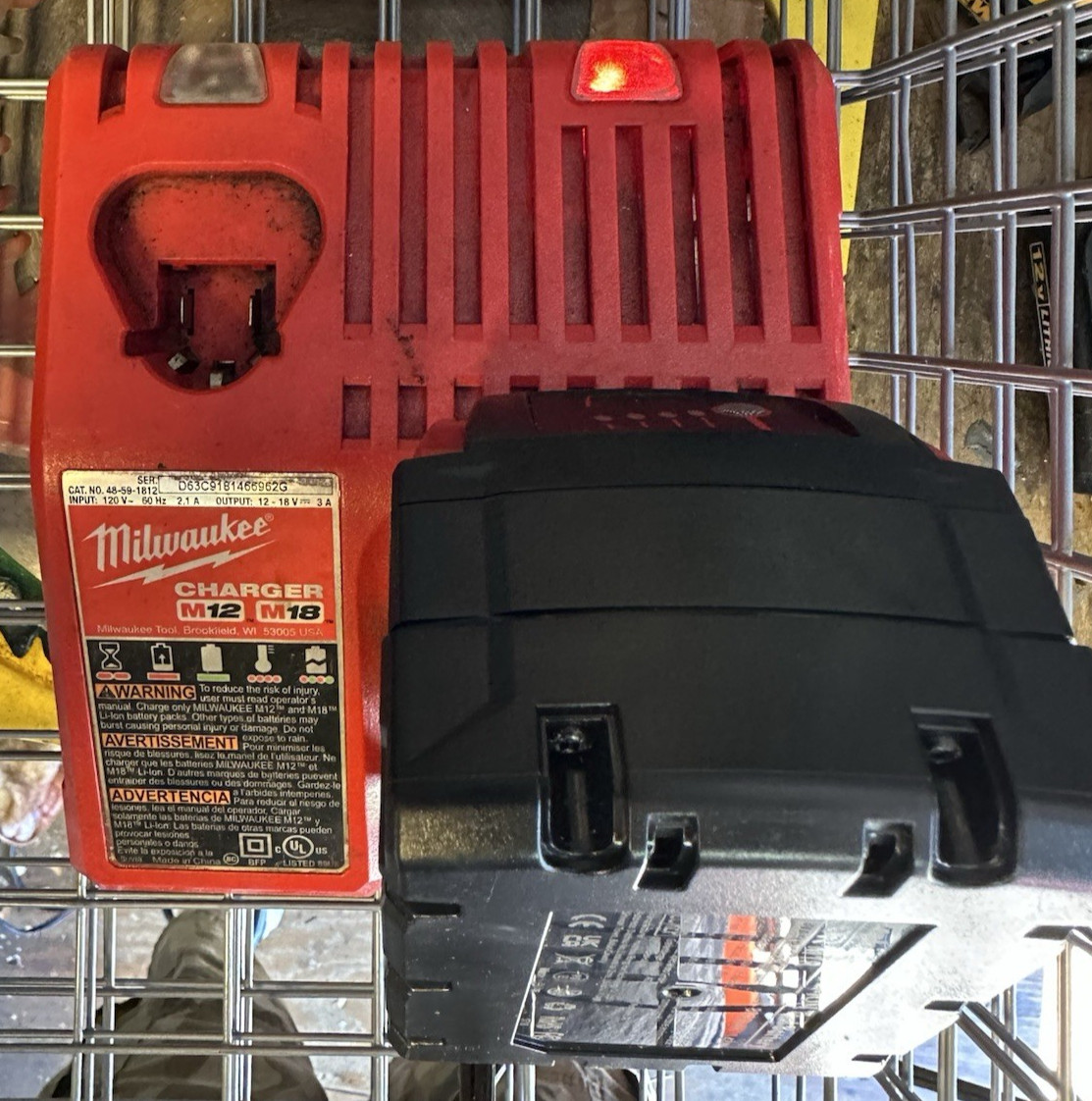 Lot Of 2 MILWAUKEE 48-59-1812 18V M12 / M18 LITHIUM ION CHARGER
