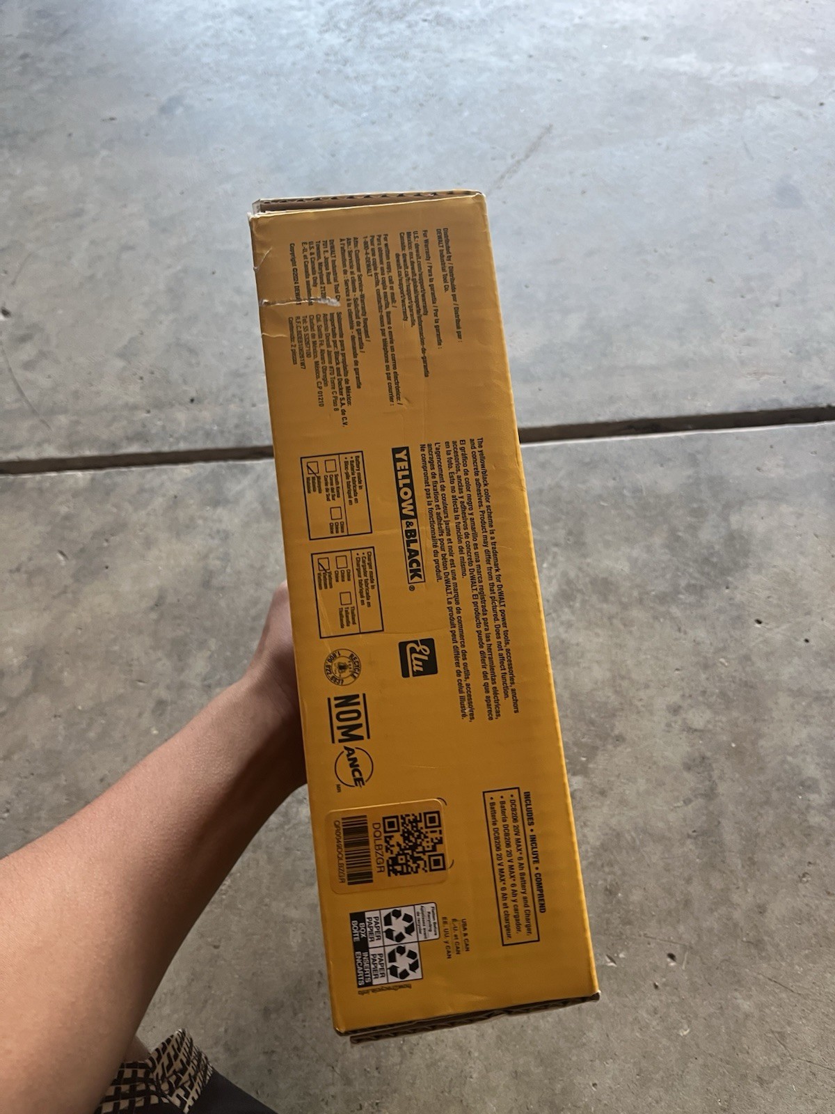 DEWALT DCB206C 20V Battery and Charger Kit Yellow with Battery Included