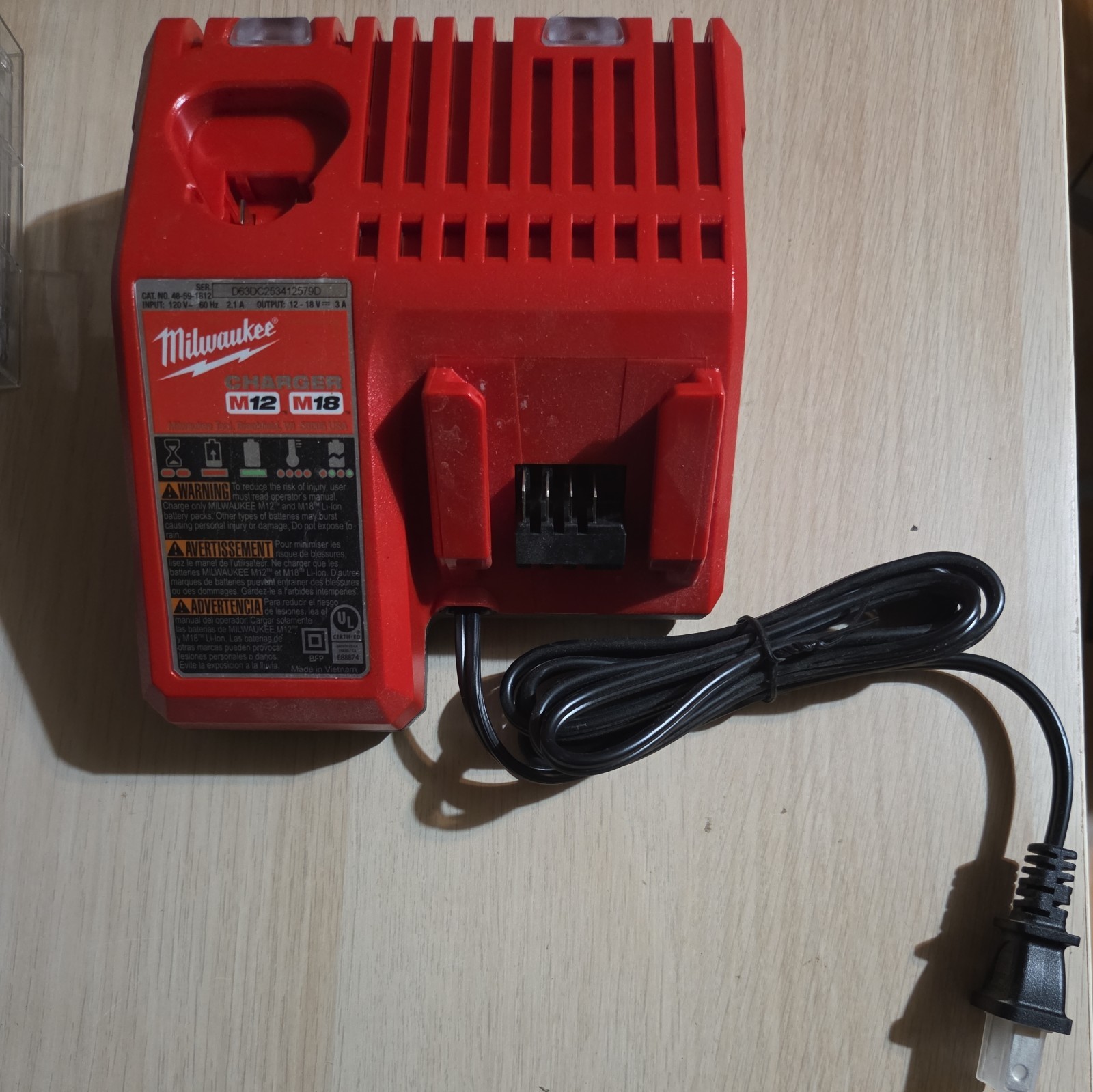 Genuine MILWAUKEE 48-59-1812 18V M12 / M18 LITHIUM ION CHARGER