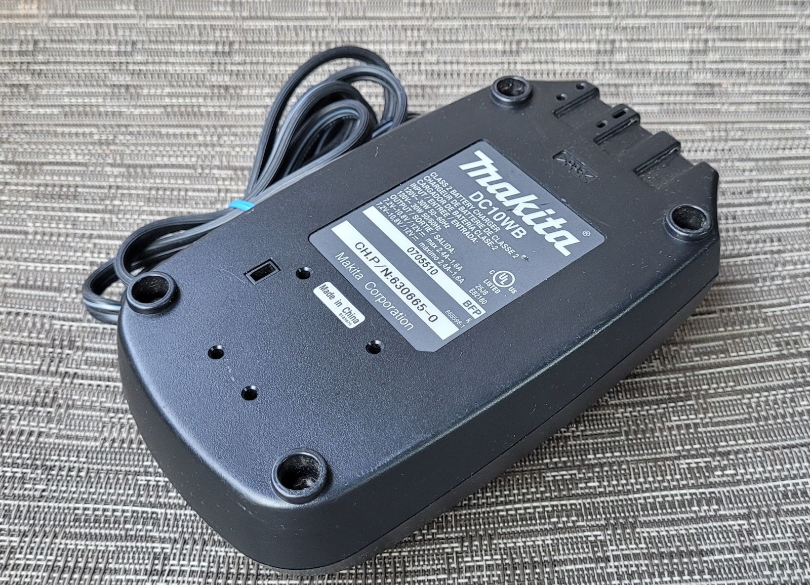 Genuine Makita DC10WB Battery Charger-Li-Ion 7.2V-10.8V “Tested & Works”