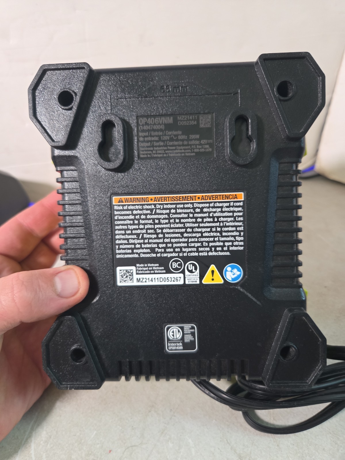 Ryobi OP406VNM 40V Lithium-Ion Rapid Quick Charger With (1) Battery OP40404VNM