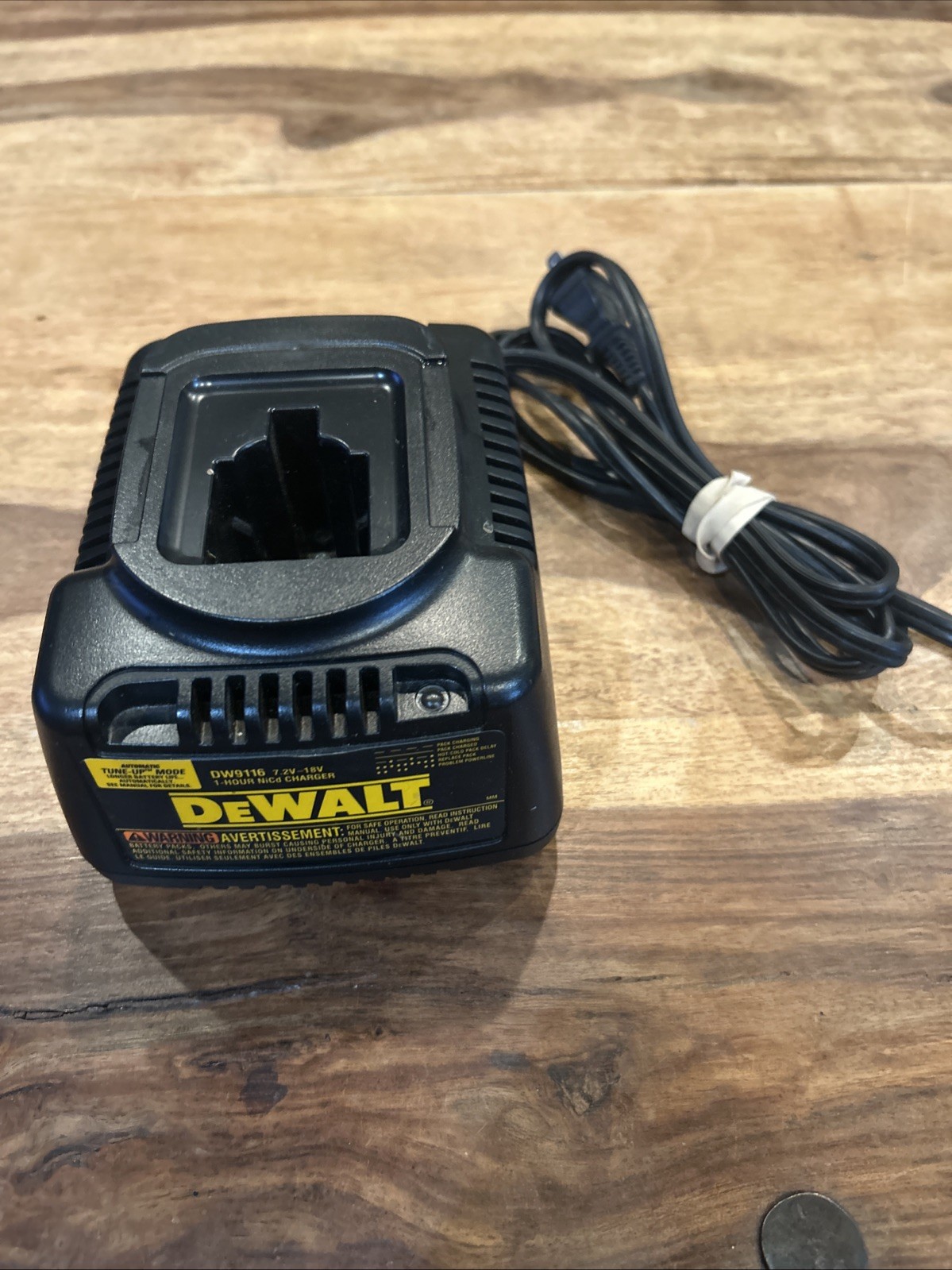 DeWalt 1-Hour NiCd Battery Charger 7.2V – 18V DW9116